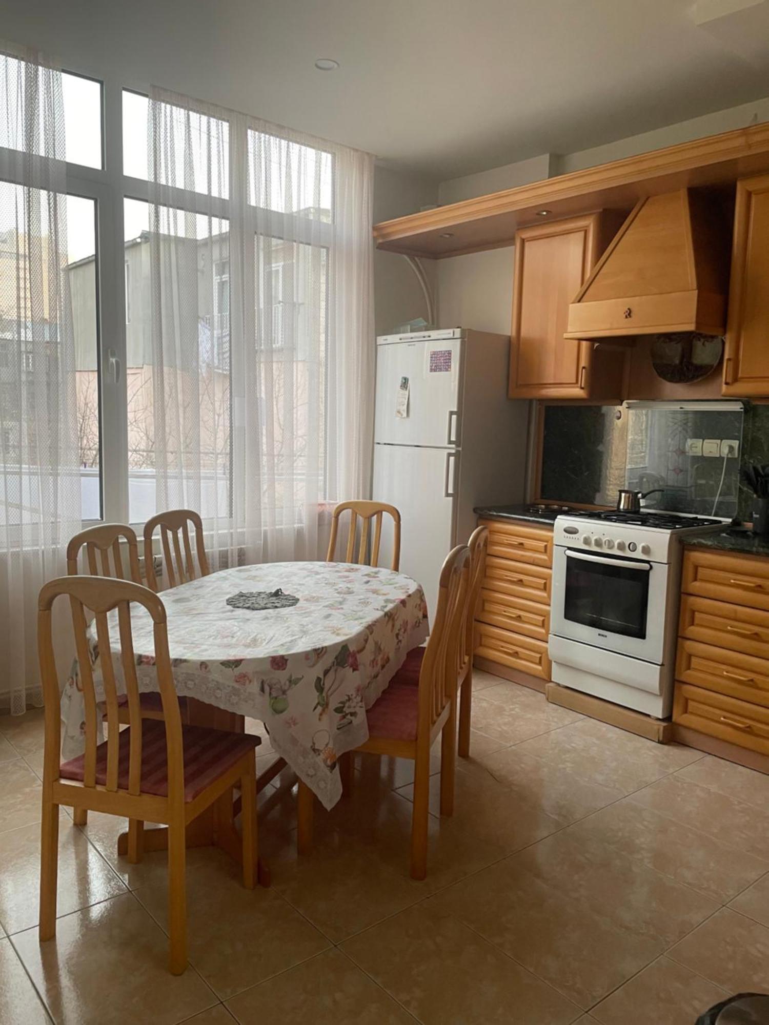Bright And Modern 4Br Apartment - Center Of Ereván Exterior foto
